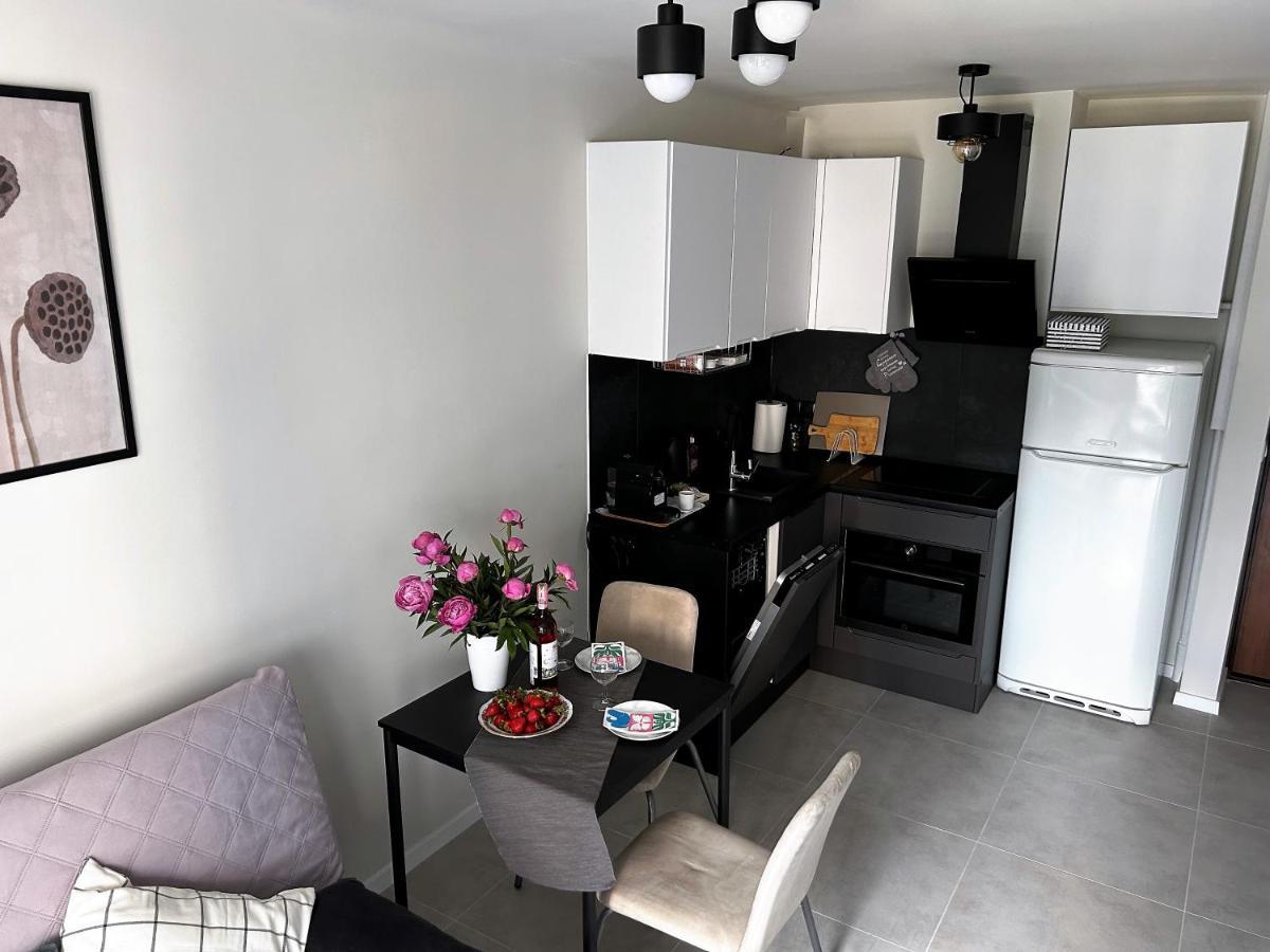 Sky Apartment Comfy Suite Pereca Varsavia Esterno foto