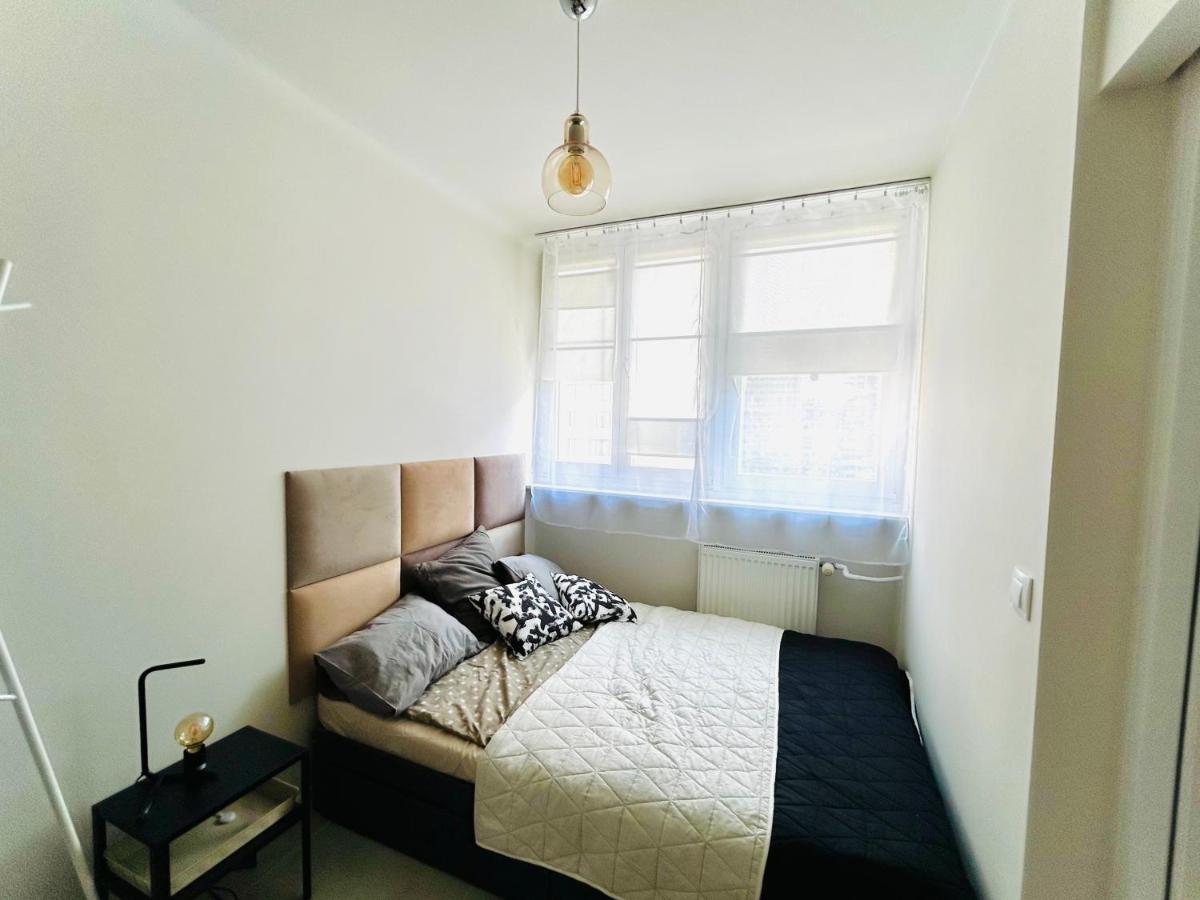 Sky Apartment Comfy Suite Pereca Varsavia Esterno foto