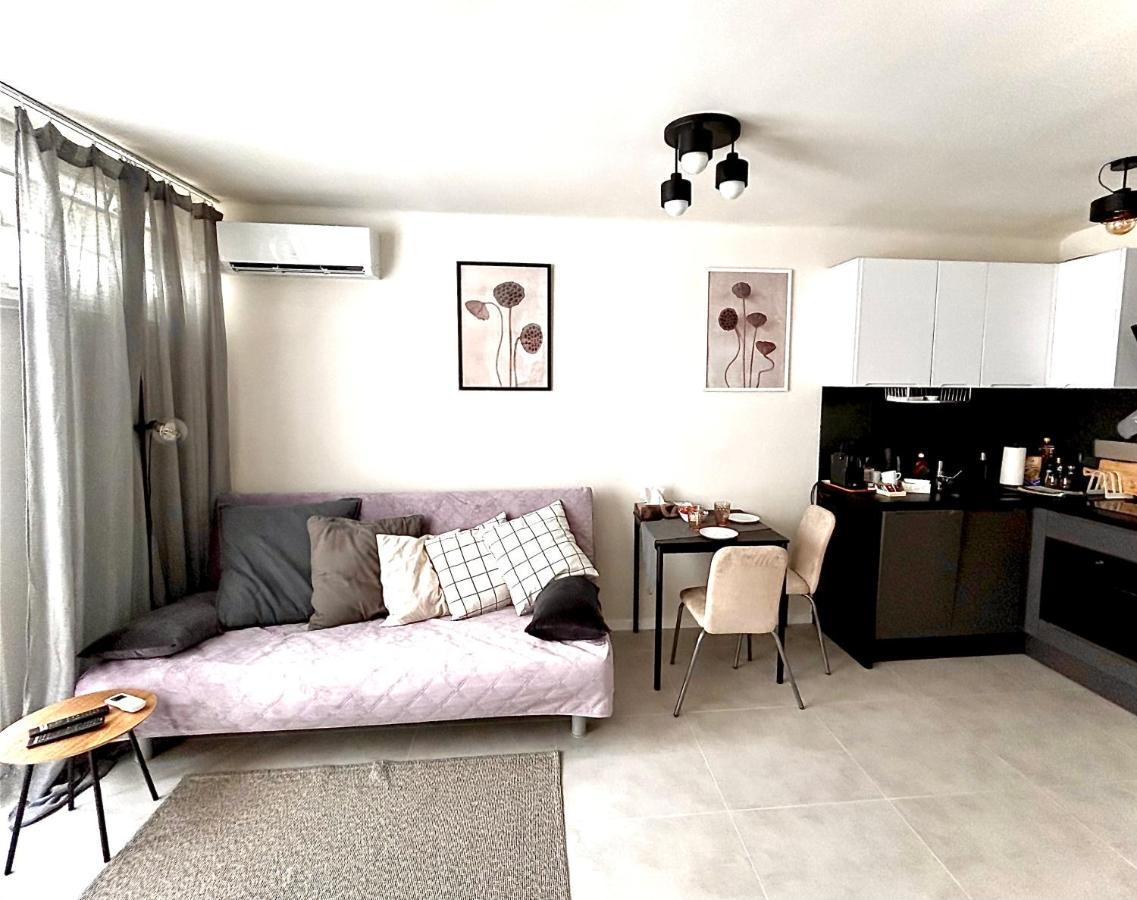 Sky Apartment Comfy Suite Pereca Varsavia Esterno foto