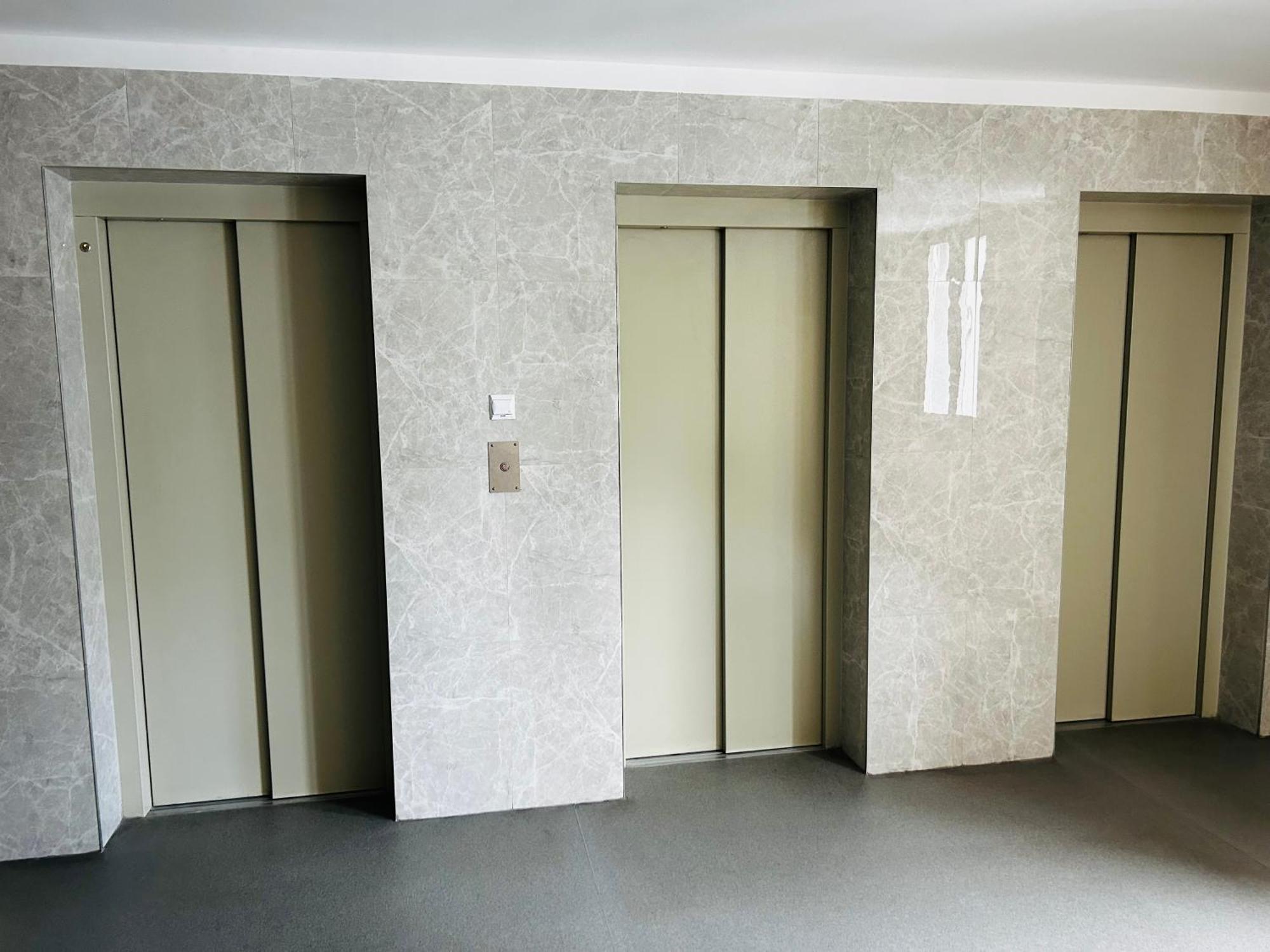 Sky Apartment Comfy Suite Pereca Varsavia Esterno foto